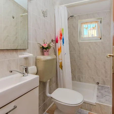 App Juracak Josip 5 By Interhome Nin